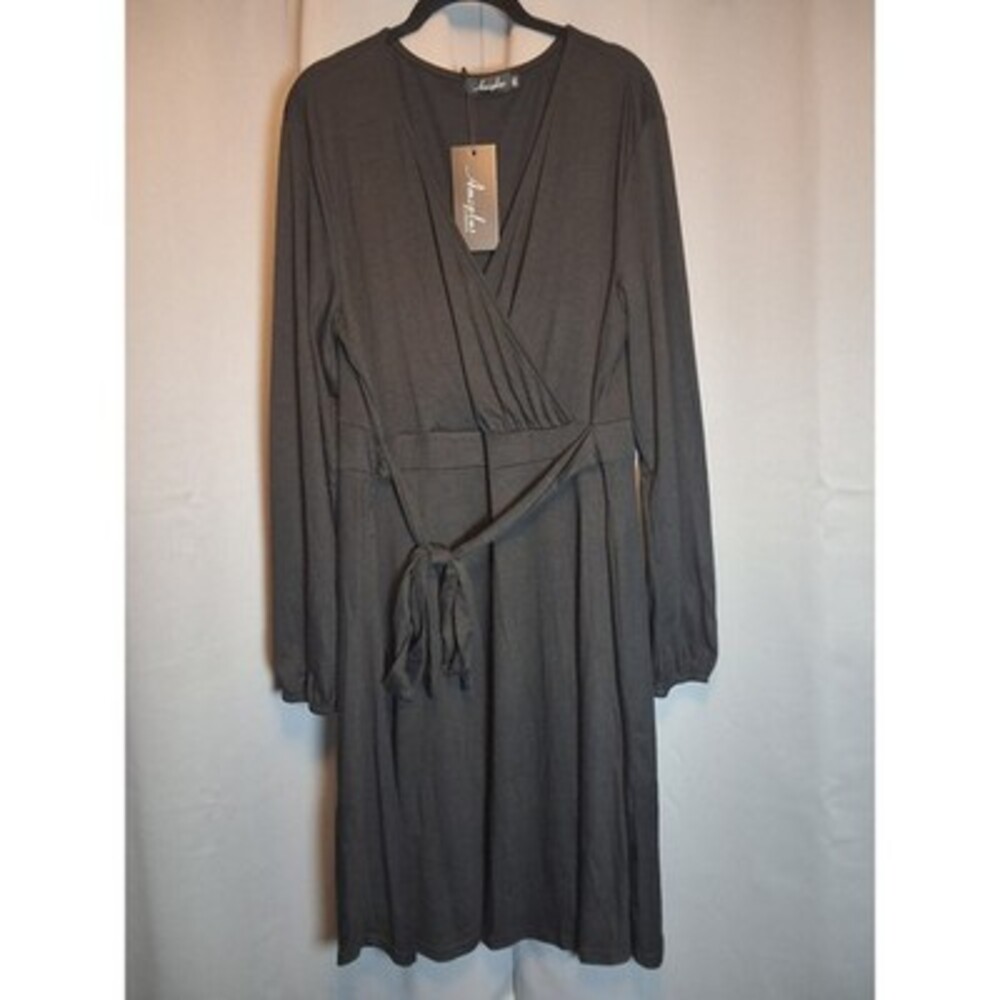 Plus Size 3x Amzplus Long Stretchy Sleeve Black Dress NWT - Picture 2 of 6
